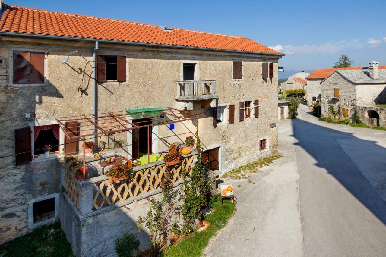 Rural Apartment Carolina Zrenj Esterno foto